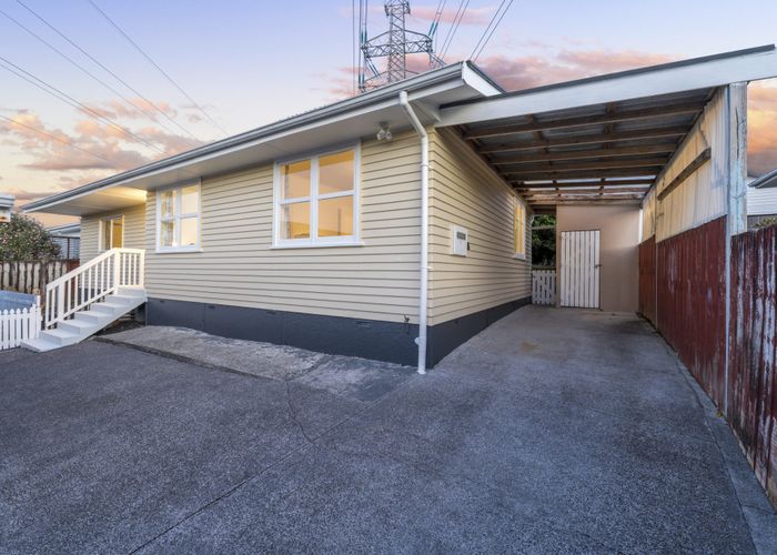  at 21 Arlette Place, Massey, Waitakere City, Auckland