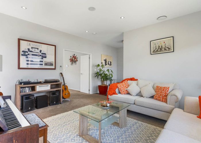  at 10 Rosewell Crescent, Flat Bush, Manukau City, Auckland