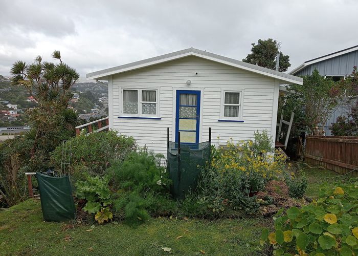  at 10 Ogilvy Terrace, Plimmerton, Porirua, Wellington