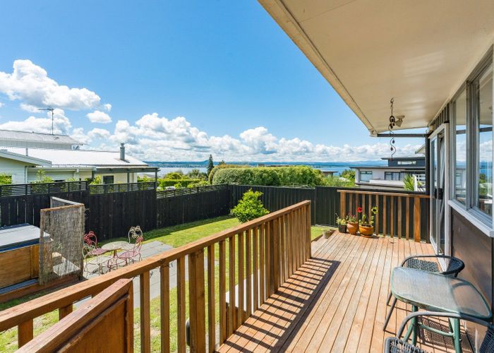  at 11 Besley Place, Acacia Bay, Taupo