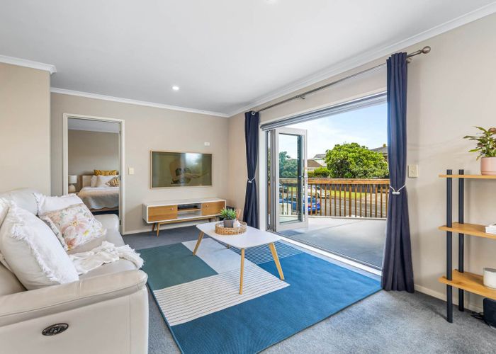  at 2A Westpark drive, West harbour, Auckland