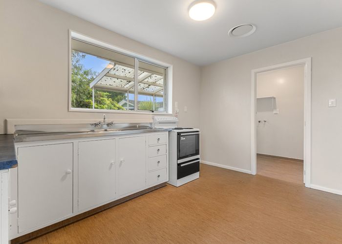  at 2/2 Bayswater Crescent, Bromley, Christchurch