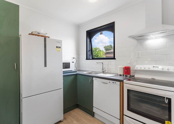  at 1/50 Casuarina Road, Half Moon Bay, Manukau City, Auckland