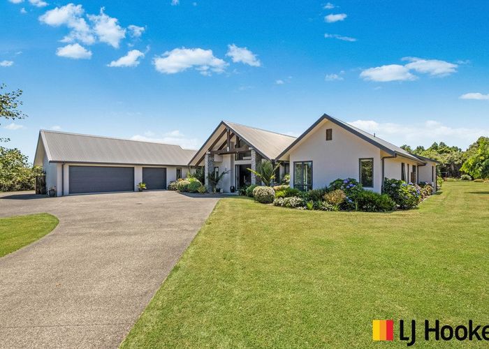  at 98 Bushlake Way, Papakura