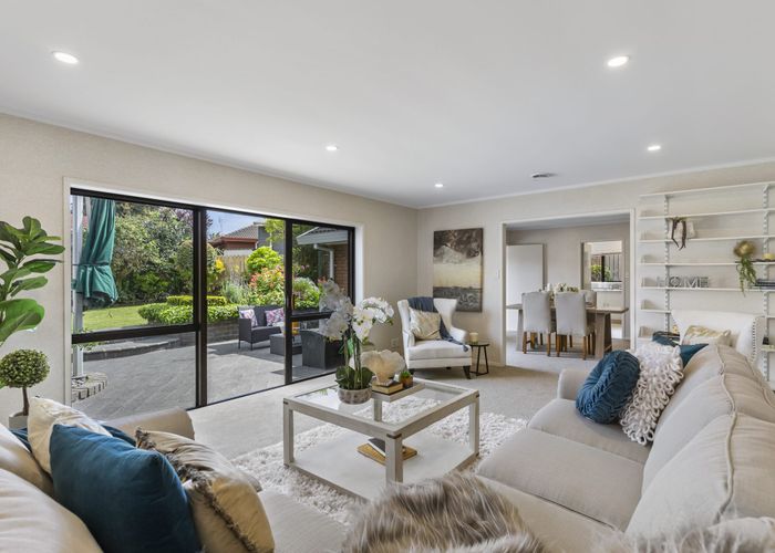  at 17 Channing Crescent, Botany Downs, Auckland