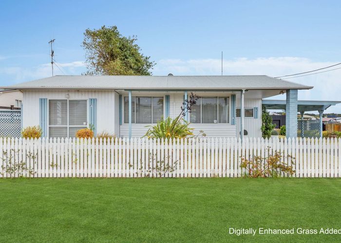  at 4 Thomas Place, Foxton Beach, Foxton