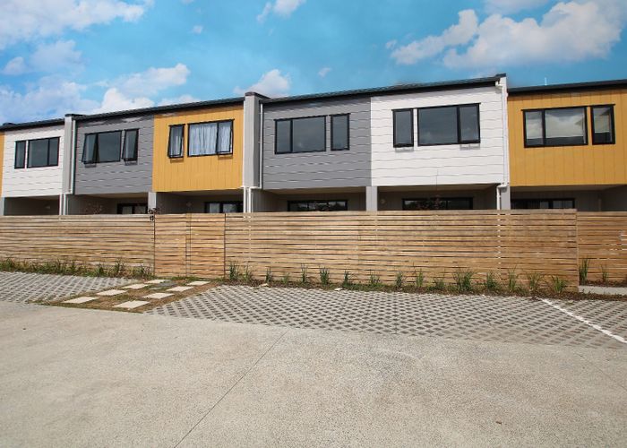  at 12/115 Swanson Road, Henderson, Waitakere City, Auckland