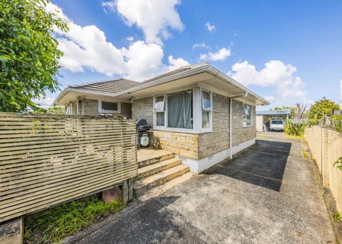  at 3 Swan Crescent, Pakuranga, Auckland