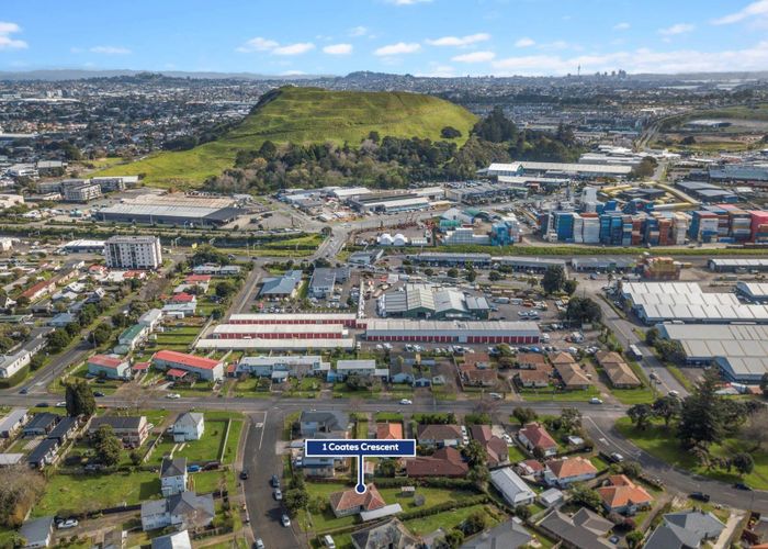  at 1 Coates Crescent, Panmure, Auckland