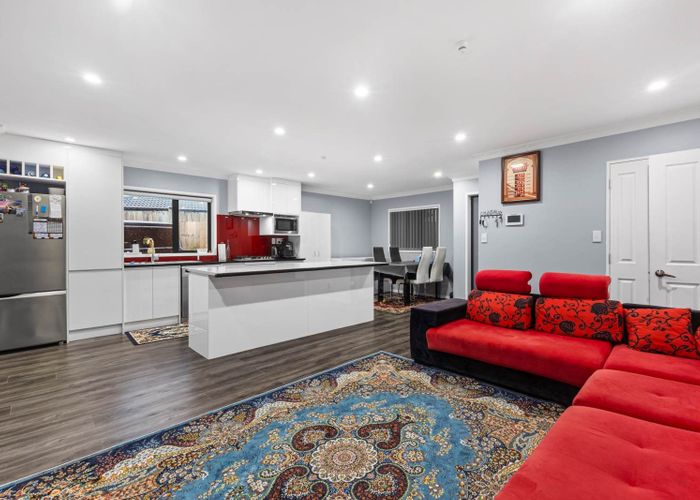  at 15 Carn Place, Weymouth, Manukau City, Auckland
