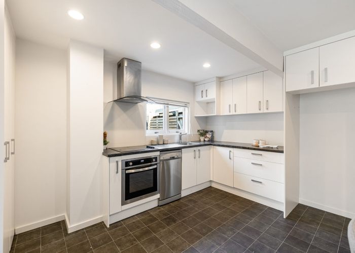  at 4/78A Holly Road, Merivale, Christchurch City, Canterbury