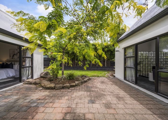  at 91 Manhattan Heights, Glendene, Waitakere City, Auckland