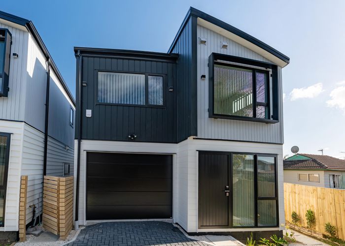  at Lot 2/3/22 Justamere Place, Weymouth, Manukau City, Auckland