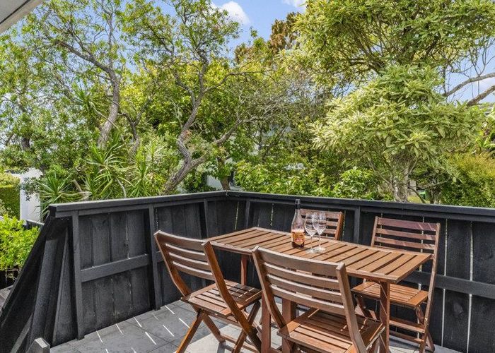  at 34B Ripon Crescent, Meadowbank, Auckland
