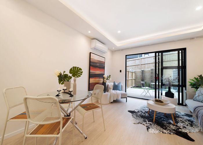  at 10/52 Newington Road, Henderson, Waitakere City, Auckland
