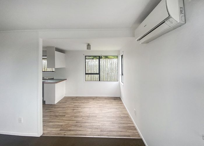  at 82 Keegan Drive, Massey, Waitakere City, Auckland