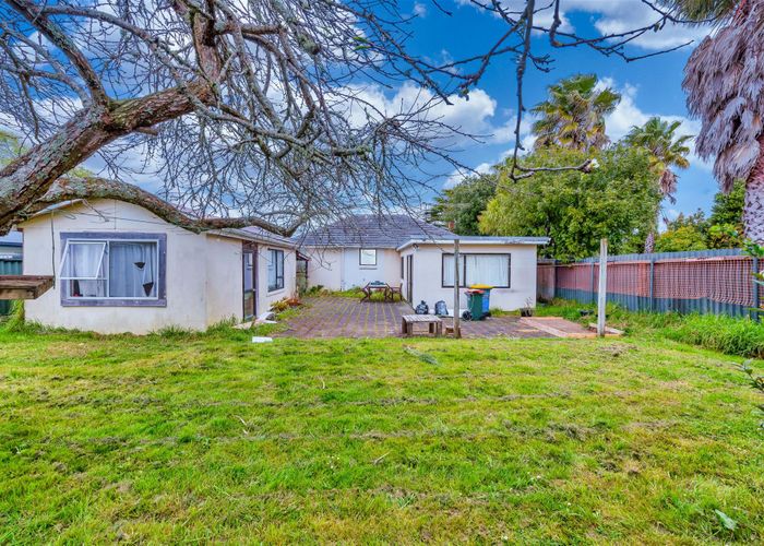  at 5 Toru Street, Te Atatu Peninsula, Auckland