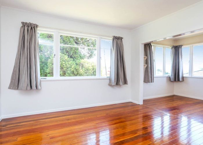  at 64 Hutchinson Avenue, New Lynn, Waitakere City, Auckland