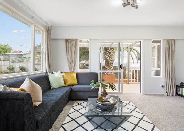  at 51 Lauderdale Road, Birkdale, Auckland