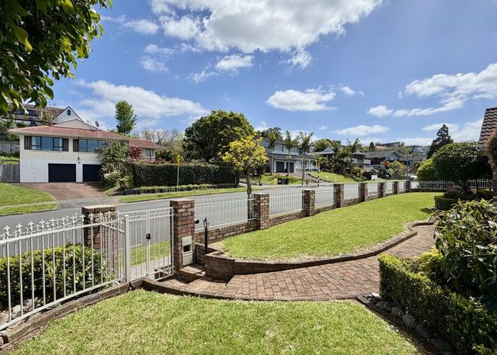  at 102 Chelsea View Drive, Chatswood, North Shore City, Auckland