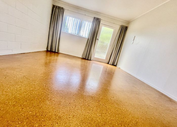  at 6/318 Te Atatu Road, Te Atatu South, Waitakere City, Auckland