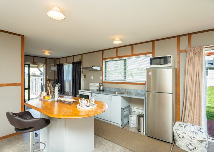  at 6 Mavis Avenue, Waikawa Beach