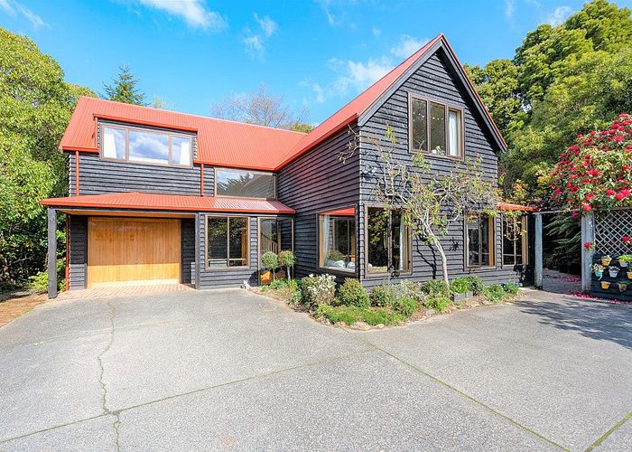  at 15 Robin Lane, Saint Leonards, Dunedin