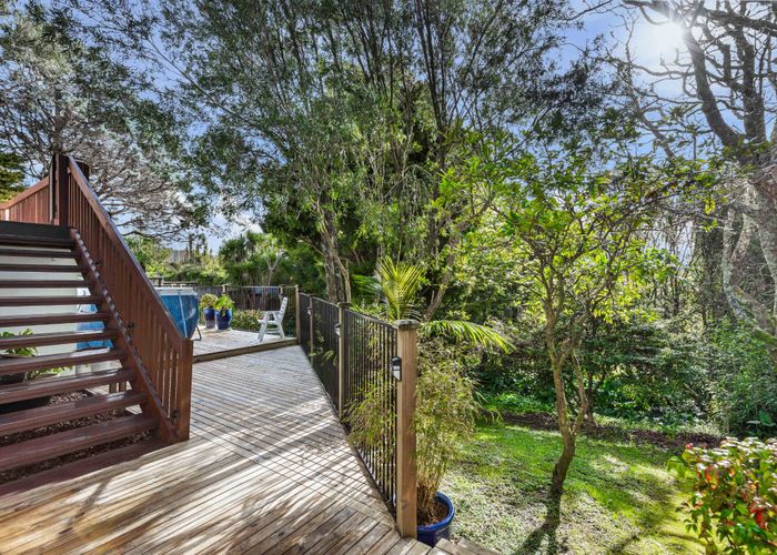  at 1109 Scenic Drive North, Swanson, Waitakere City, Auckland