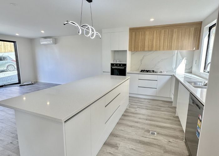  at 18a Waverley Avenue, Glenfield, North Shore City, Auckland