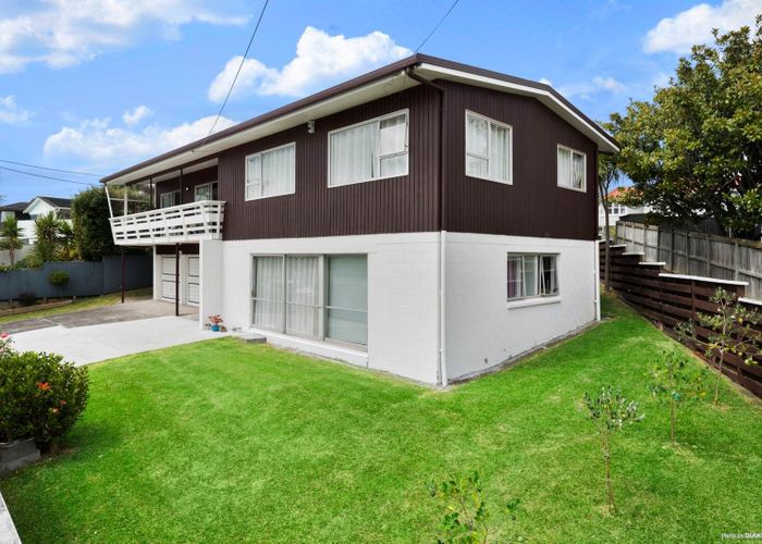  at 558A Beach Road, Rothesay Bay, Auckland