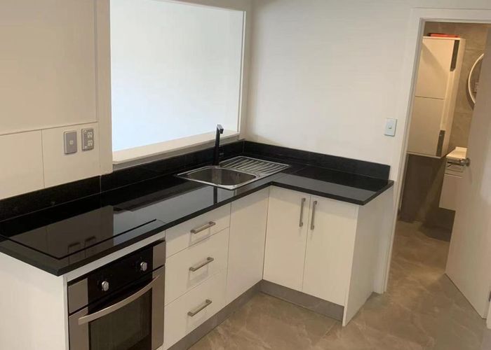  at Hillsborough, Auckland City, Auckland