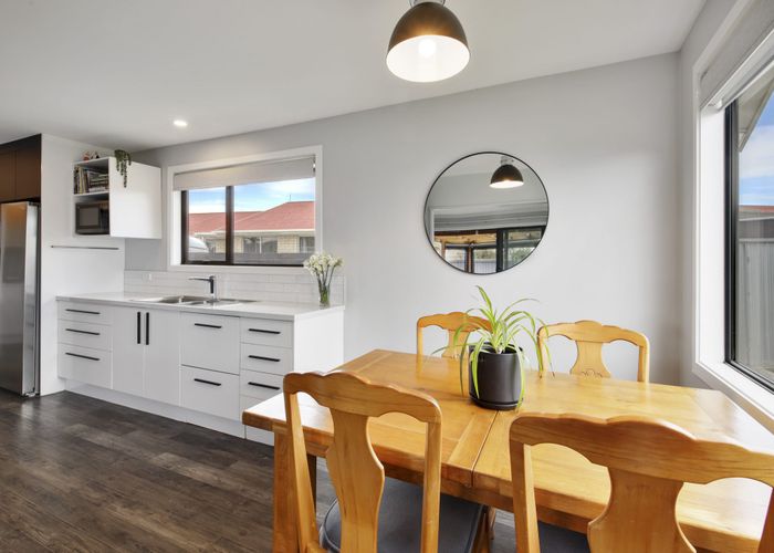  at 6 Oakley Crescent, Hornby, Christchurch City, Canterbury