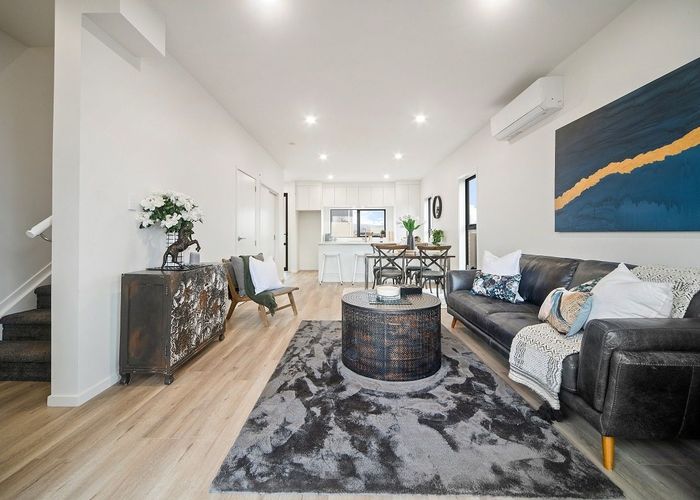  at 94E Swanson Rd, Henderson, Waitakere City, Auckland
