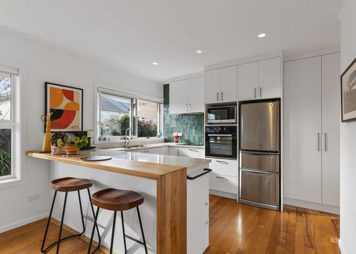  at 3/0 Vauxhall Road, Narrow Neck, Auckland