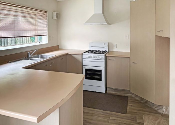  at 40 Kentwood Drive, Woodridge, Wellington, Wellington