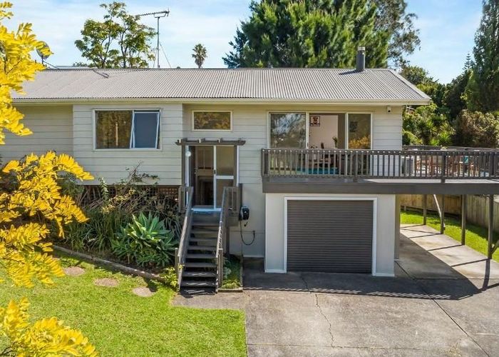  at 1/159 Gossamer Drive, Pakuranga Heights, Auckland