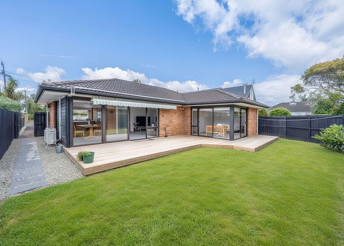  at 21A Eastern Beach Road, Eastern Beach, Manukau City, Auckland