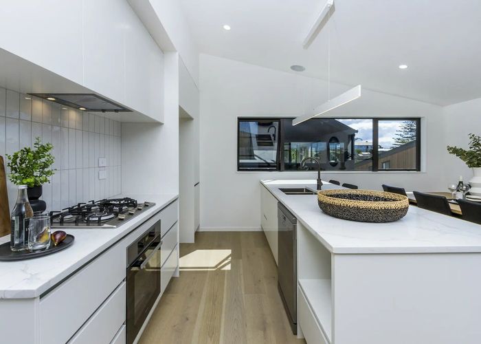  at 7 Tapatai Place, Castor Bay, North Shore City, Auckland