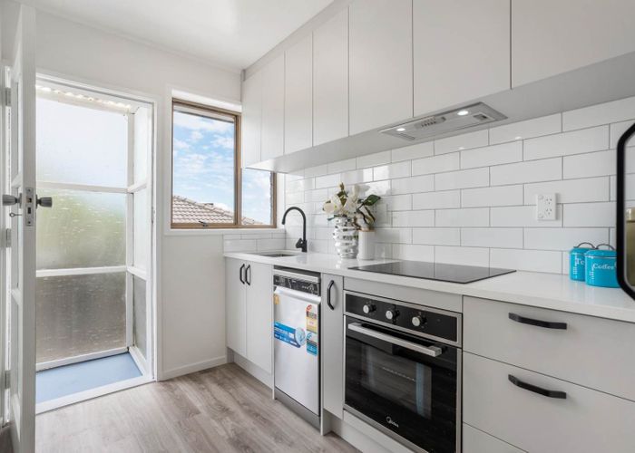  at 2/67A Roberton Road, Avondale, Auckland City, Auckland