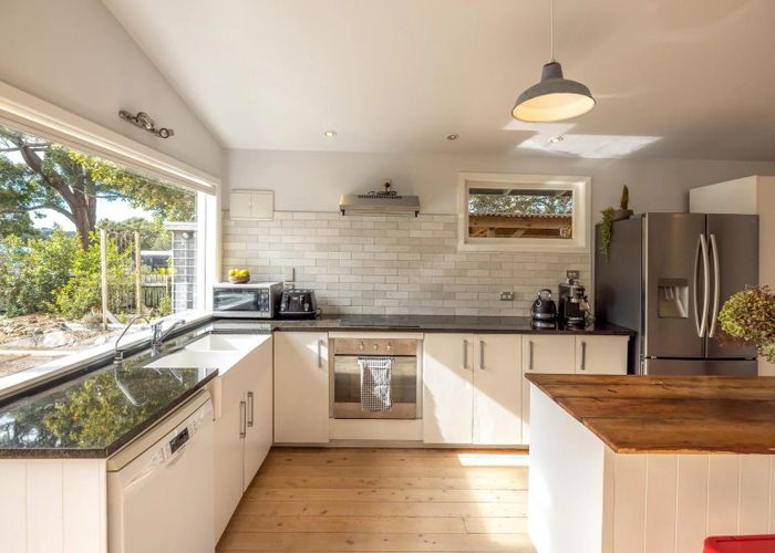  at 11 Putiki Rd, Ostend, Waiheke Island, Auckland