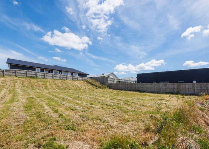  at 32 Vaucluse Heights, Fitzherbert, Palmerston North, Manawatu / Whanganui