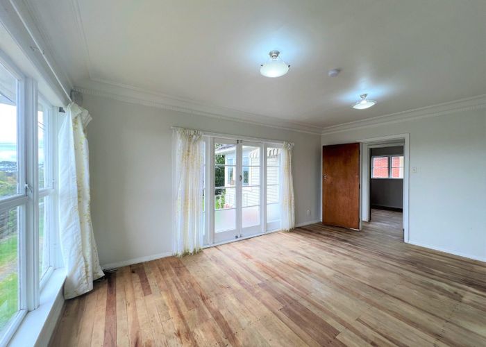  at 84 Roberts Road, Te Atatu South, Waitakere City, Auckland