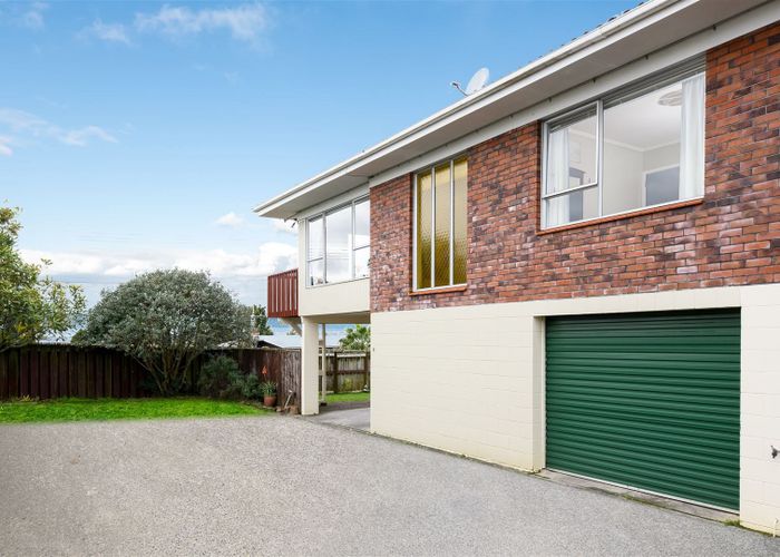  at 1/160A Titirangi road, New Lynn, Waitakere