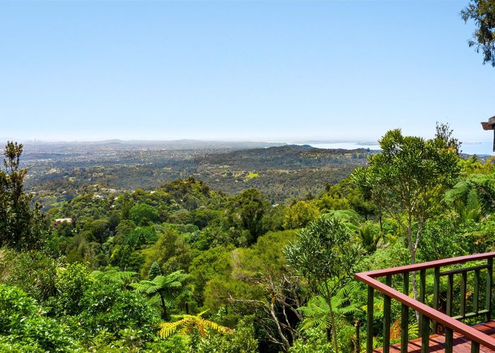  at 13 Quinns Road, Waiatarua, Auckland