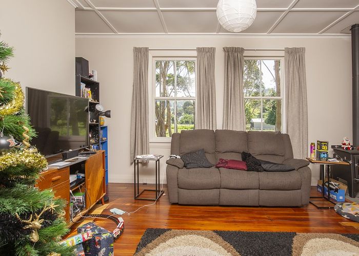  at 6 Charles Street, Tinui