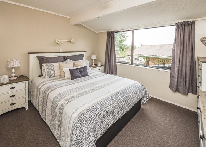 Free property data for 4 Bastia Avenue, Bastia Hill, Whanganui homes