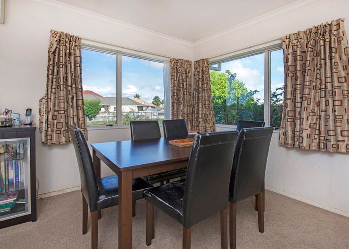  at 182A Botany Road, Botany Downs, Auckland