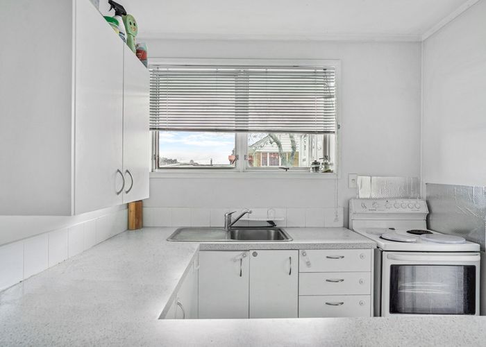  at 2/68 Ruawai Road, Mount Wellington, Auckland