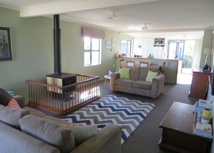  at 9 Shortt Street, Foxton Beach, Foxton