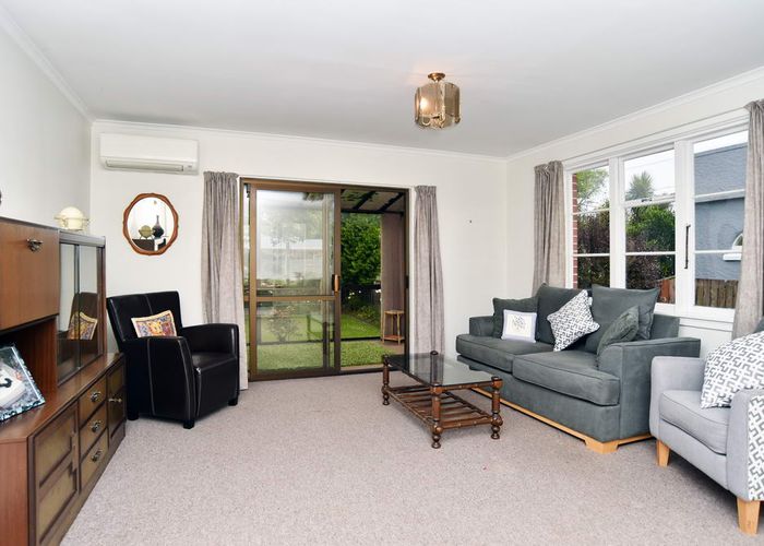  at 1/11 Clouston Street, Saint Martins, Christchurch